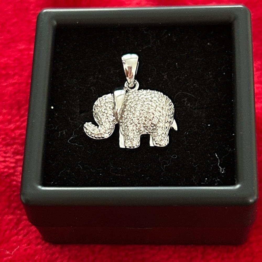 Luxury elephant Moissanite Diamond Pendant‎